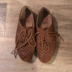 Women’s brown shoes
